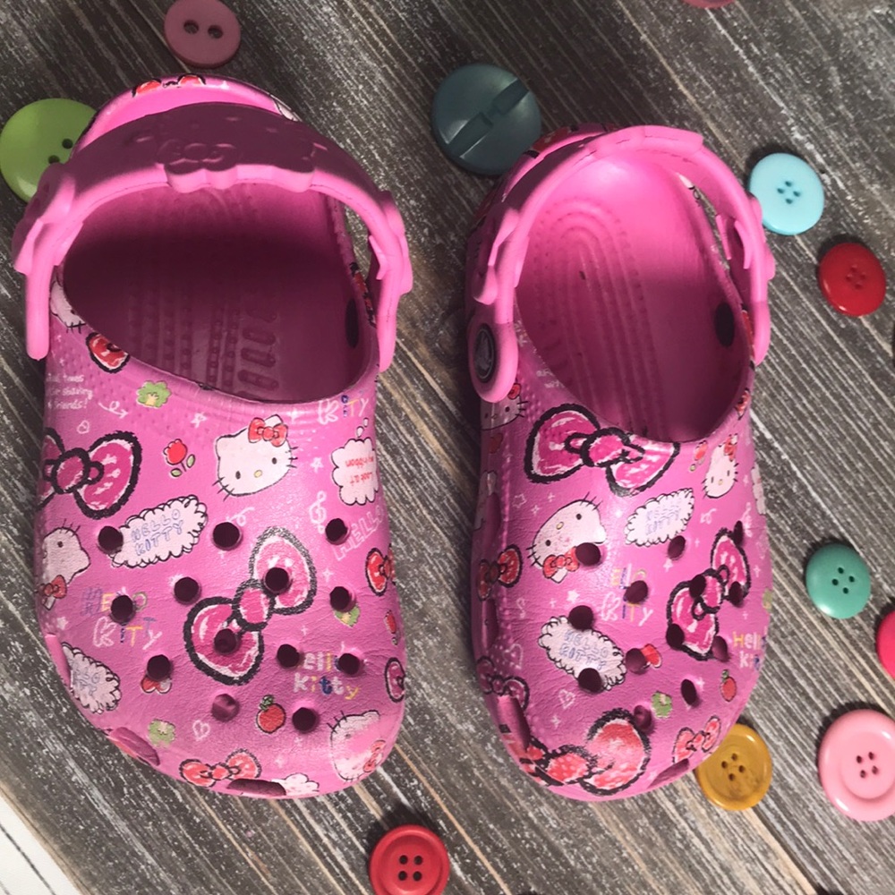 Crocs Hello Kitty Sz 8 9 pink